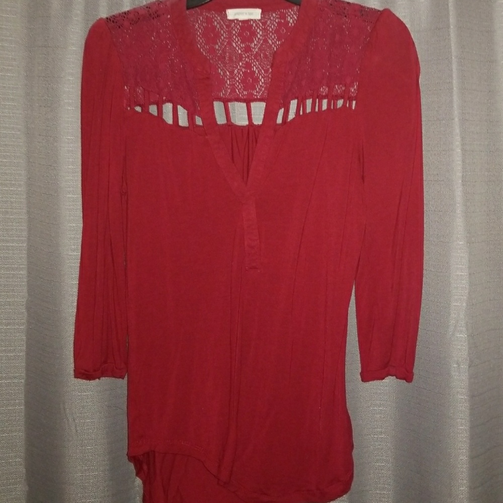 Beautiful 3/4 length sleeve shirt